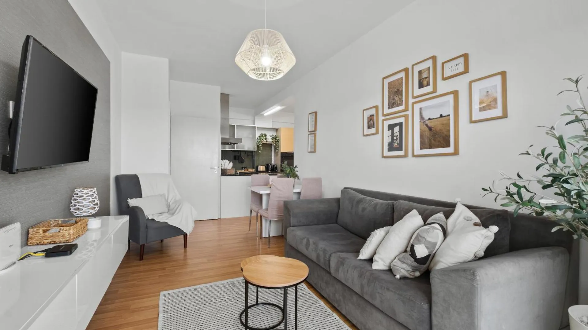 לרנקה Lazuli Sea View Beachfront- Ap 61 0*,  קפריסין