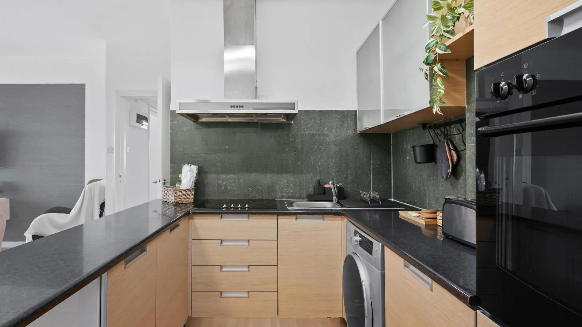לרנקה Lazuli Sea View Beachfront- Ap 61