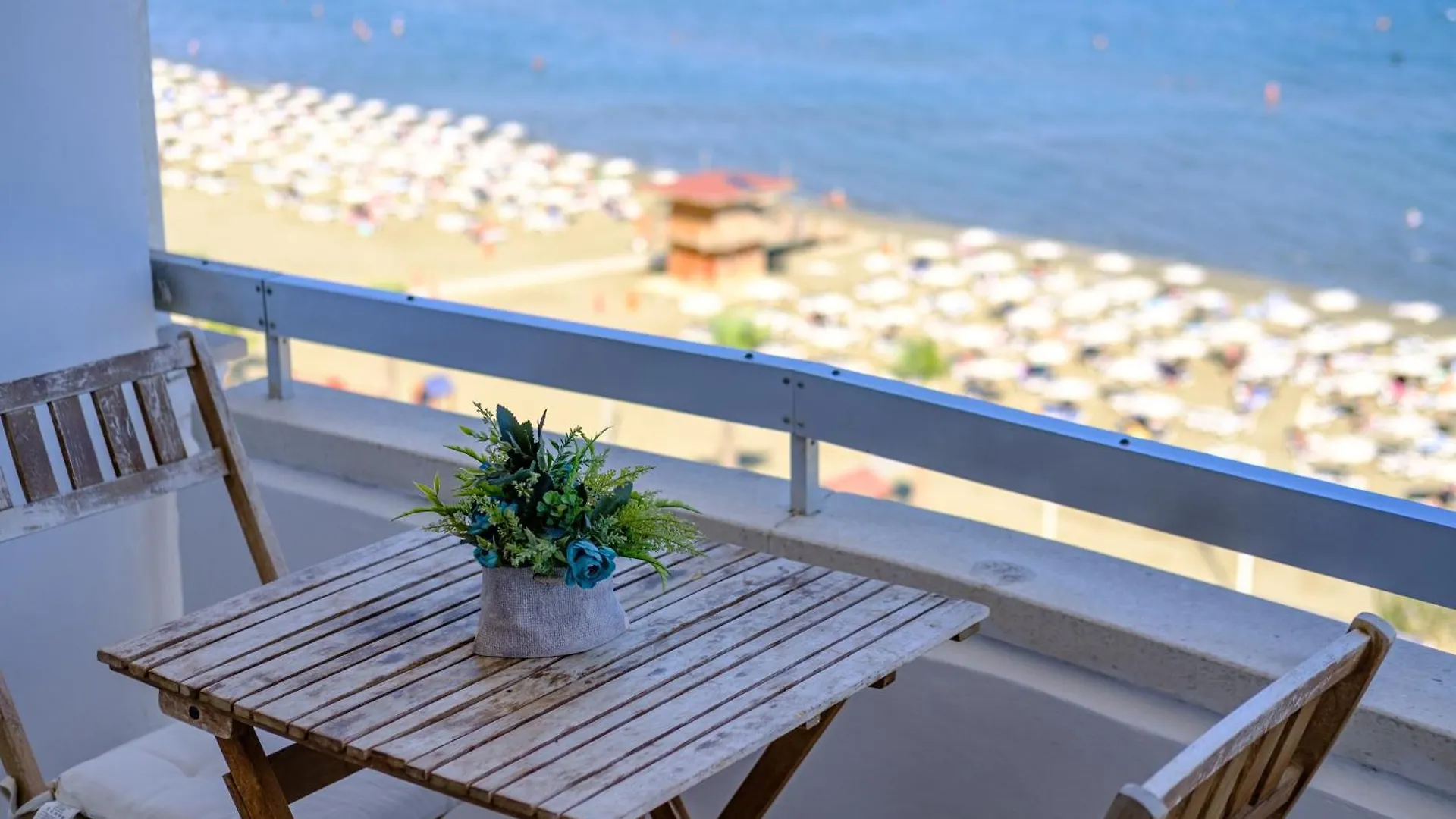 דירה לרנקה Lazuli Sea View Beachfront- Ap 61 קפריסין